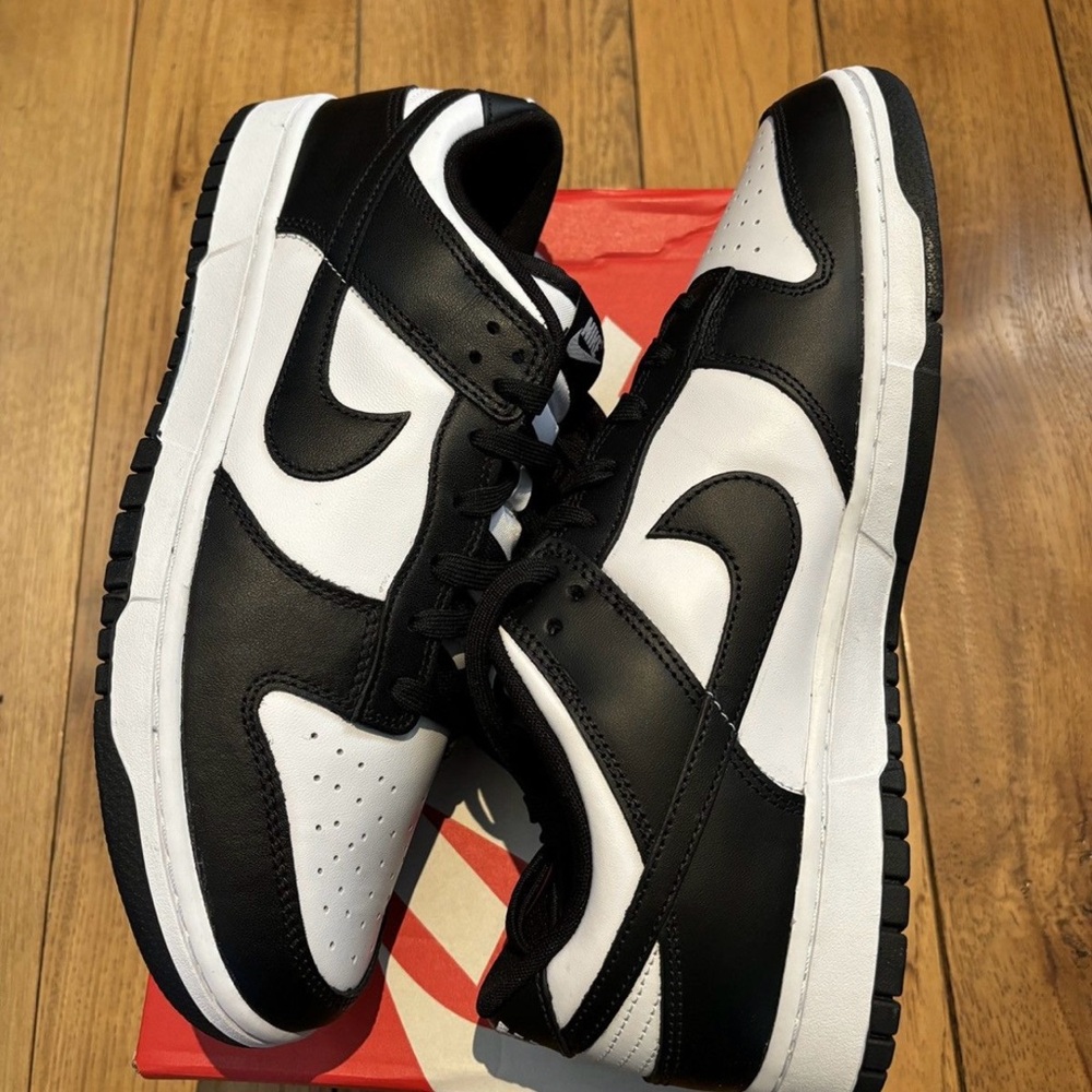 Nike Panda Low Dunks